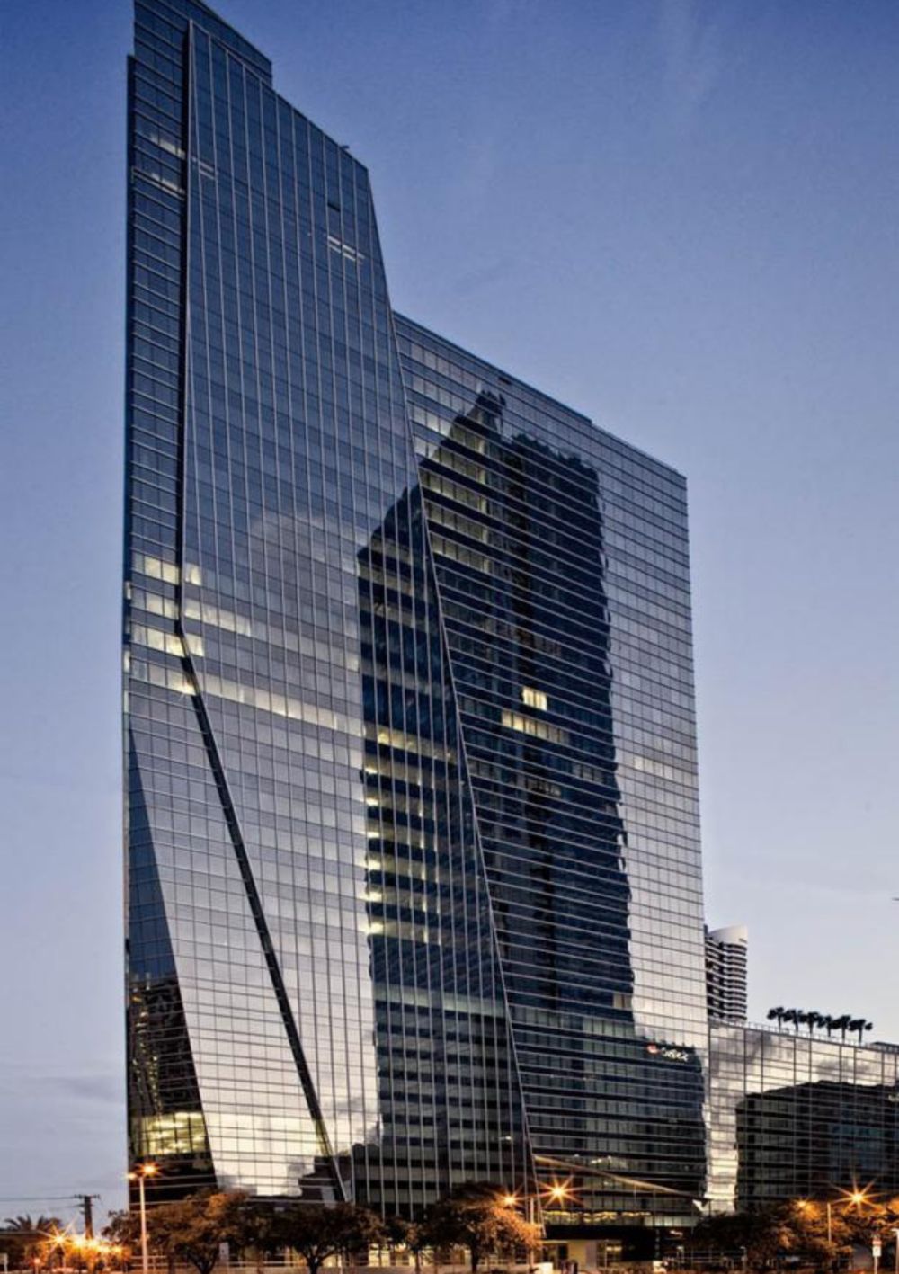 multifuntional storm glazing 